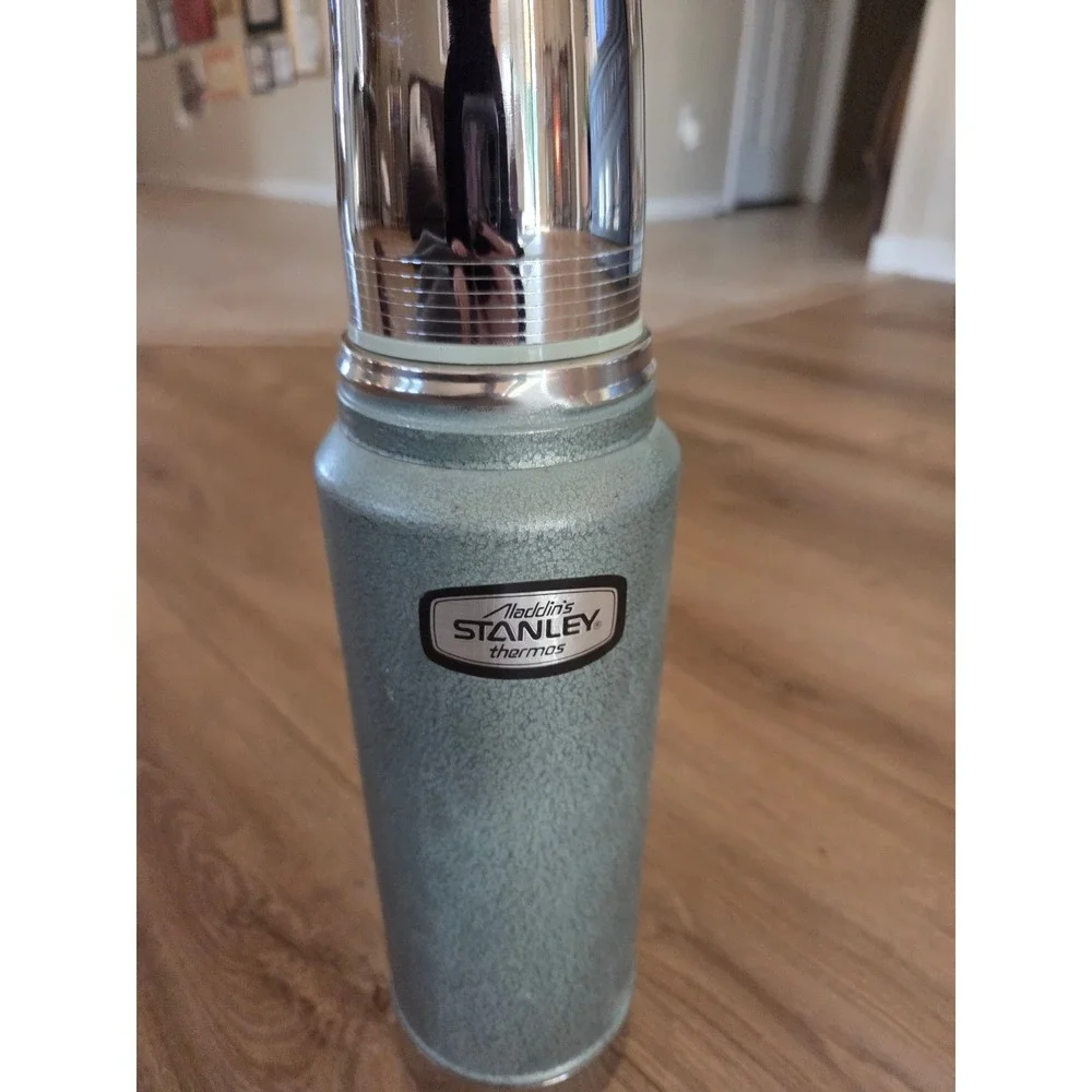 Vintage Stanley Aladdin Thermos Vacuum Bottle 1 Quart Insulated - Picture 2 of 6